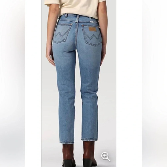 Wrangler Women’s Wild West 603 High Rise Straight Leg Distressed Jeans Size 34 - Picture 2 of 9